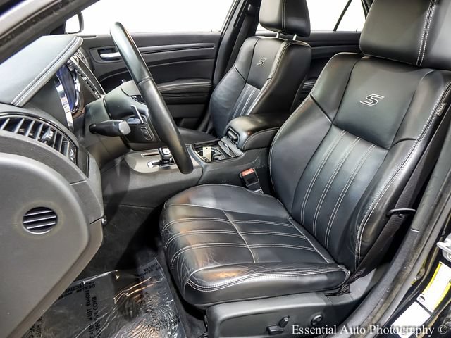 Used 2013 Chrysler 300 S RWD image 10
