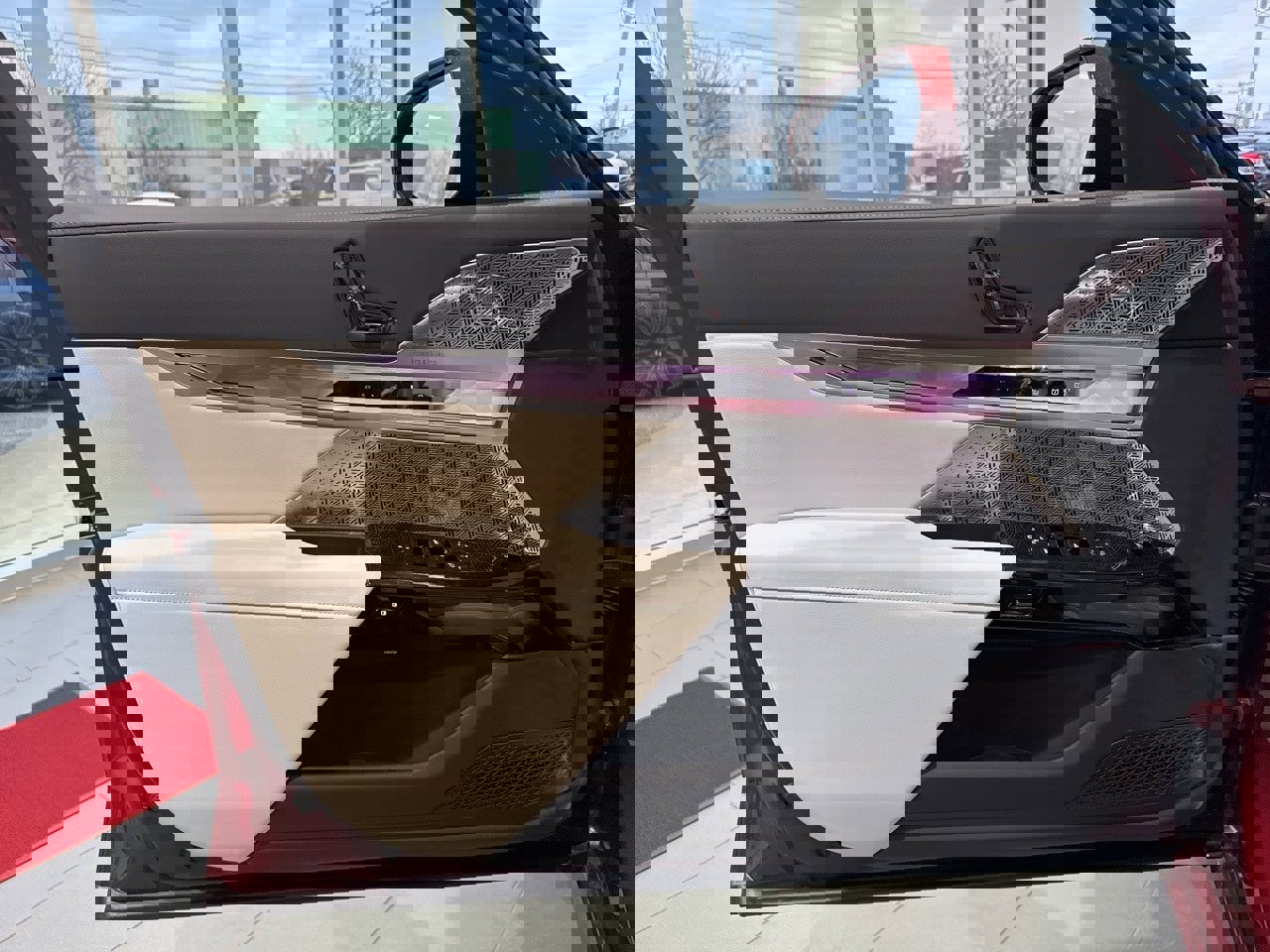 New 2026 BMW 760i xDrive image 40