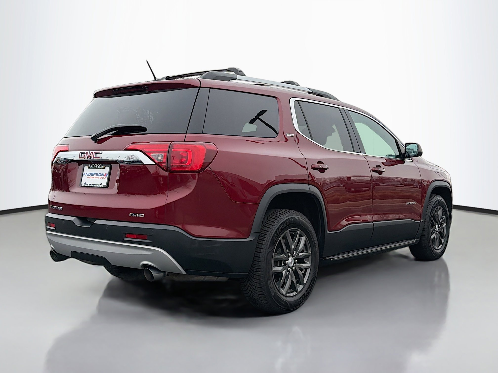 Used 2018 GMC Acadia SLT image 2