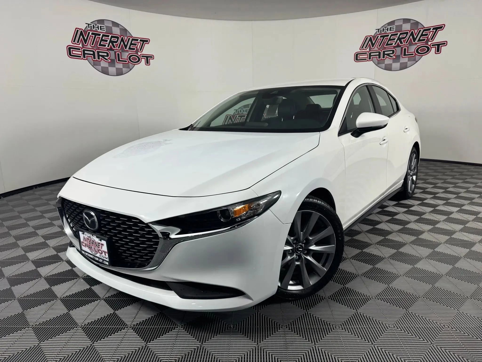 Used 2023 MAZDA MAZDA3 s FWD image 1