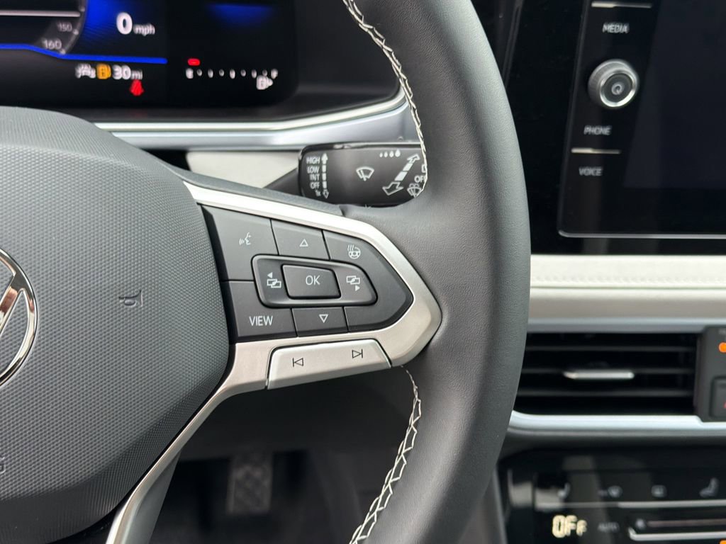 New 2026 Volkswagen Taos SE image 25