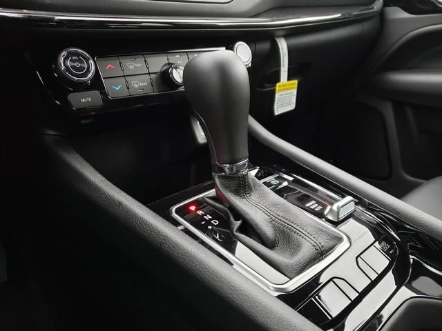 New 2026 Jeep Compass Latitude image 11