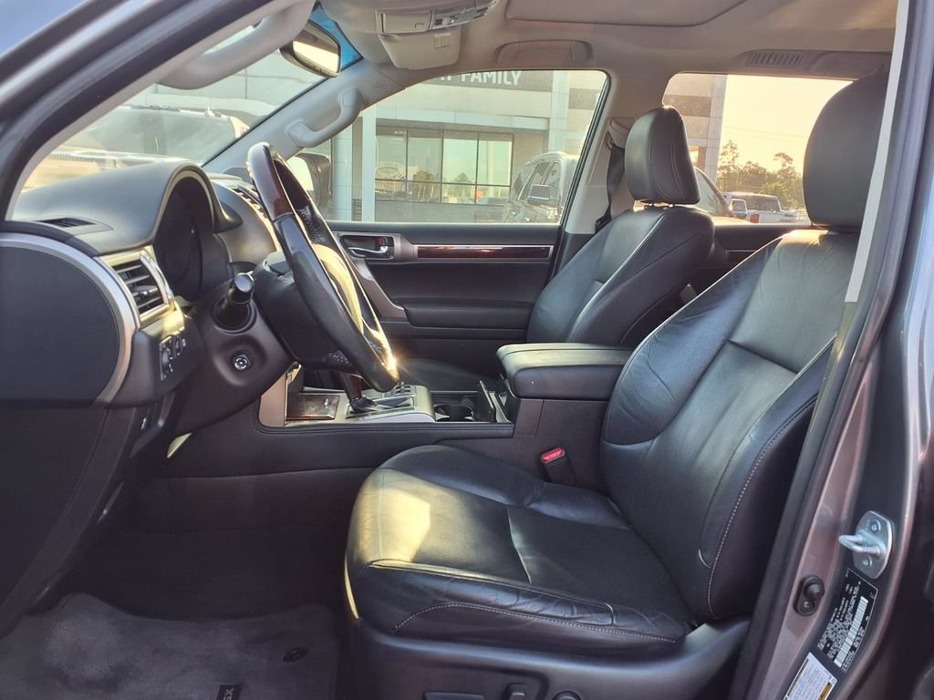 Used 2017 Lexus GX 460 Premium w/ Premium Package AWD/4WD image 16