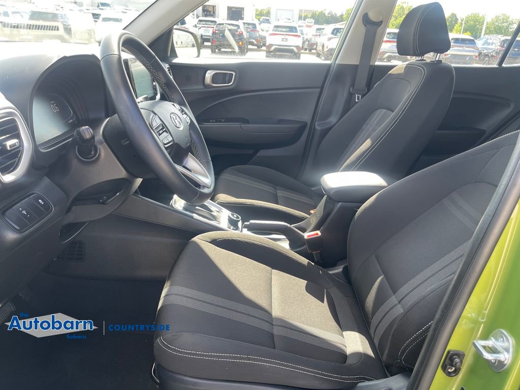 Used 2023 Hyundai Venue SEL w/ Cargo Package FWD image 9