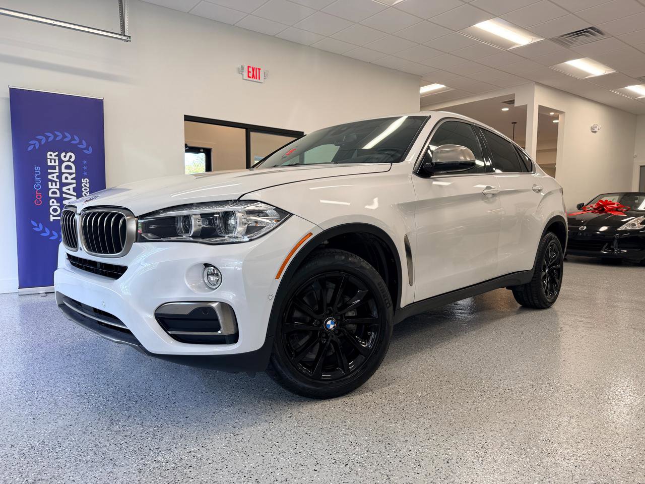 Used 2019 BMW X6 sDrive35i RWD image 2