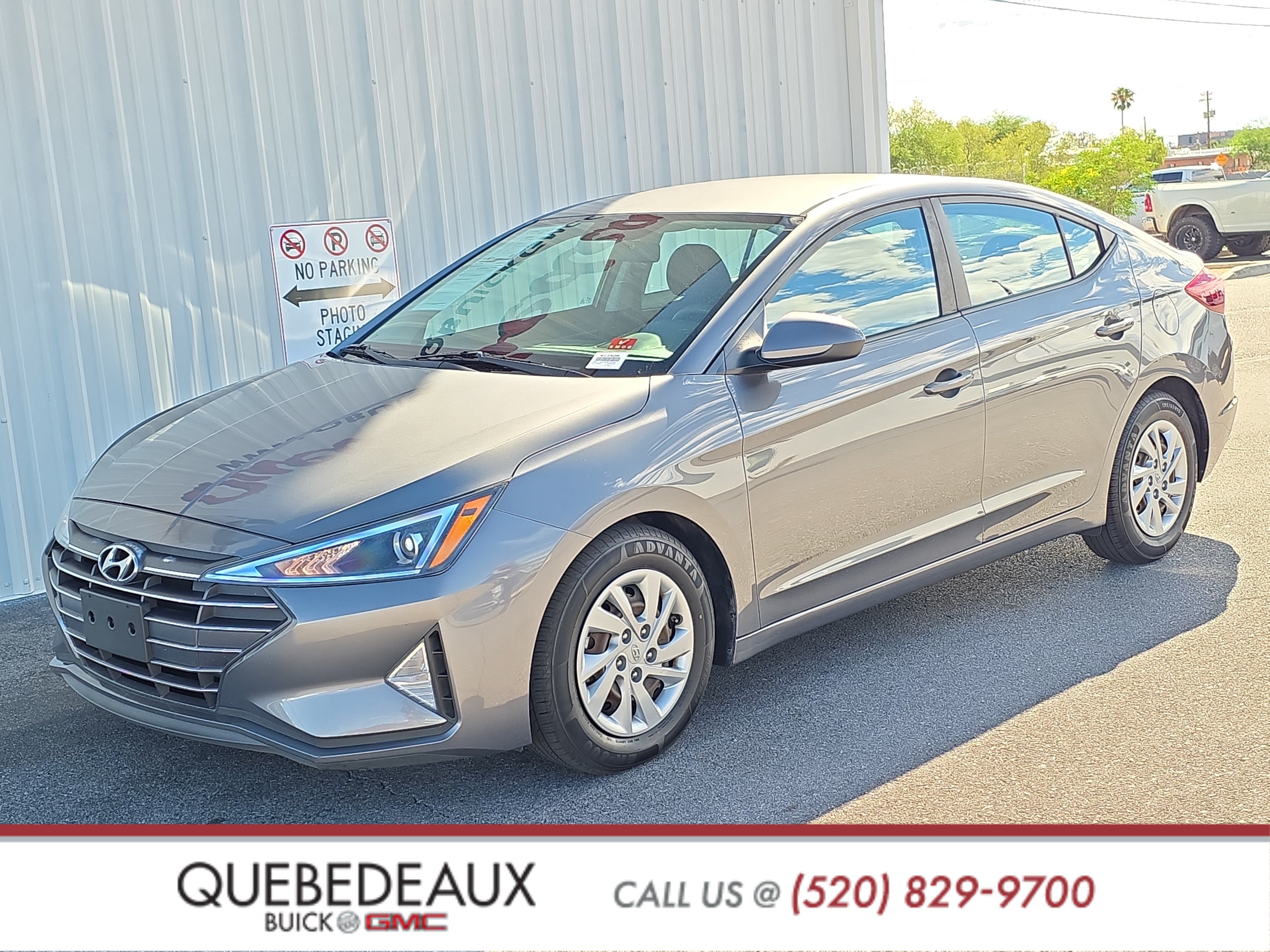 Used 2019 Hyundai Elantra SE w/ Cargo Package FWD image 3