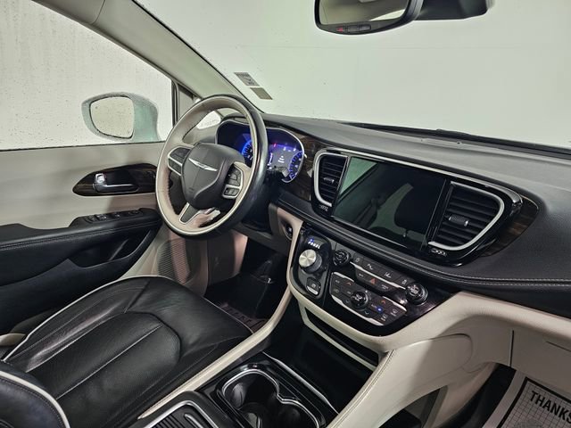 Used 2021 Chrysler Pacifica Limited image 10