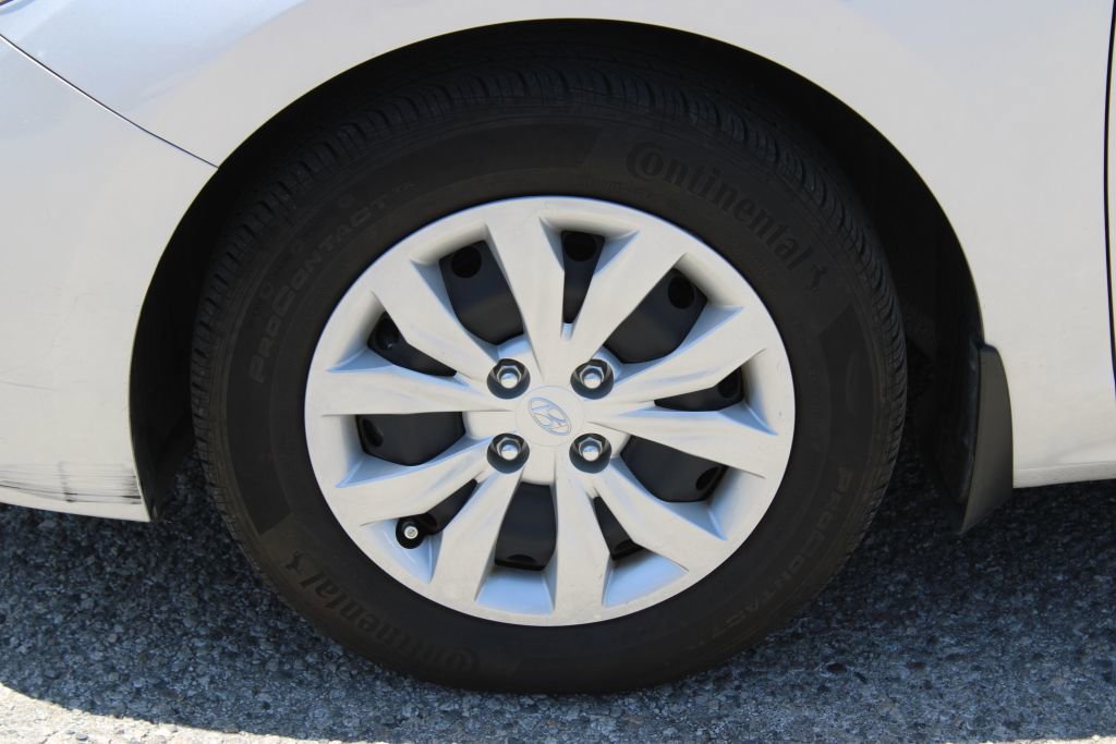 Used 2022 Hyundai Accent SE FWD image 8