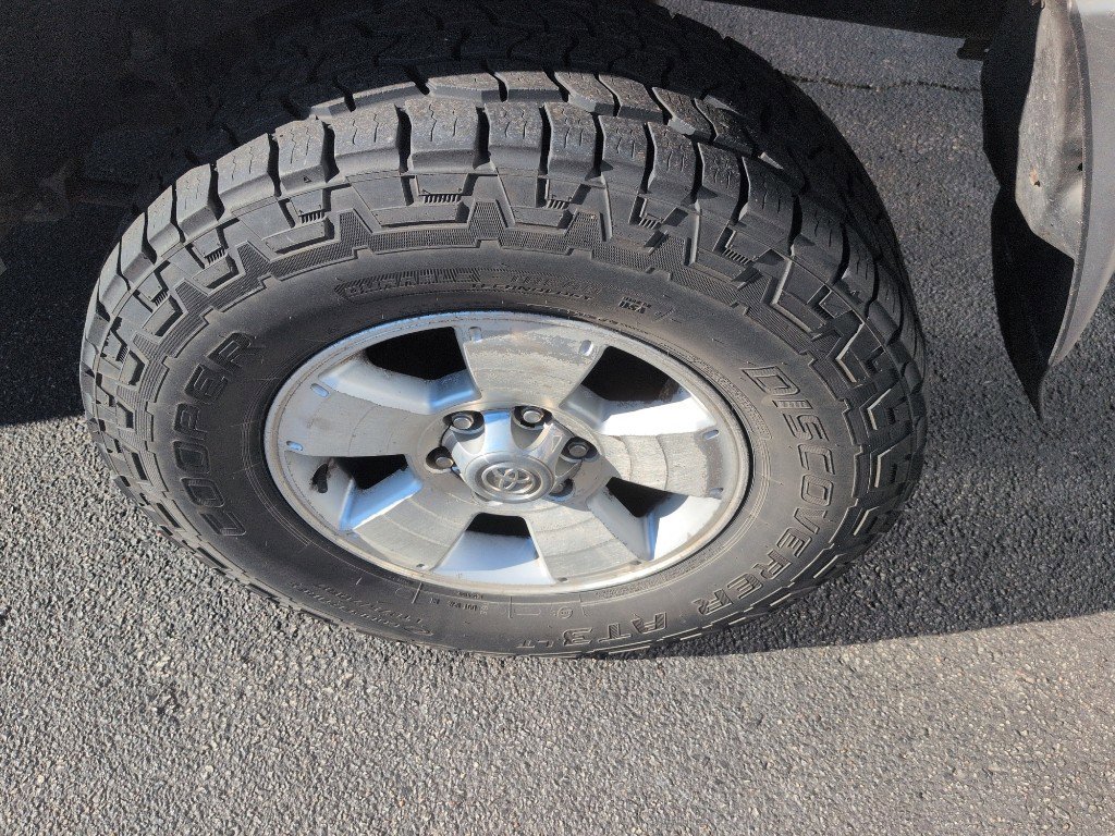 Used 2000 Toyota 4Runner Limited image 5