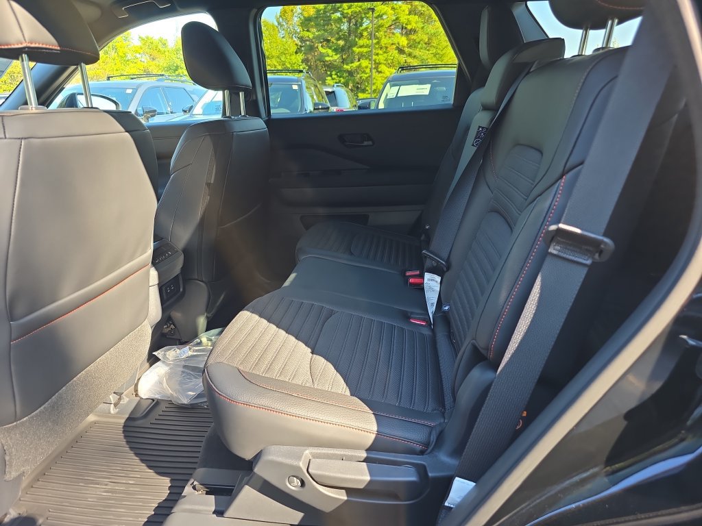 New 2026 Nissan Pathfinder Rock Creek AWD/4WD image 32