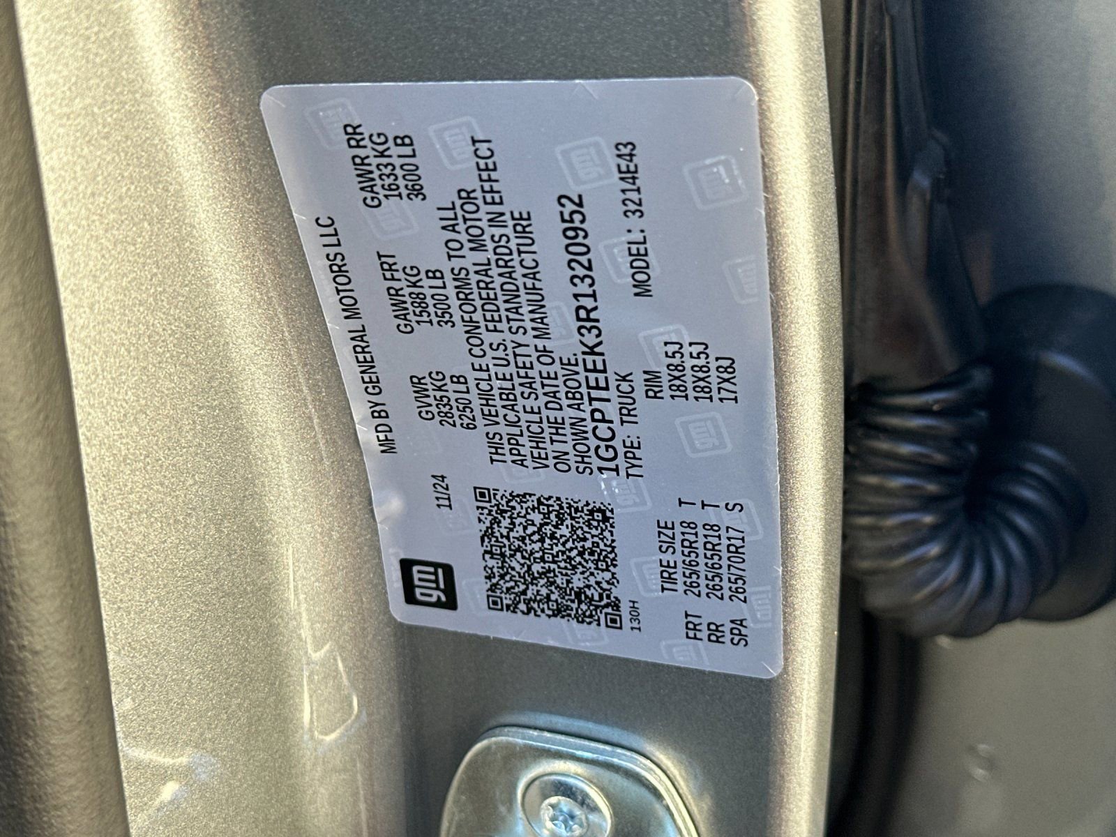 Used 2024 Chevrolet Colorado Trail Boss w/ Safety Package image 34