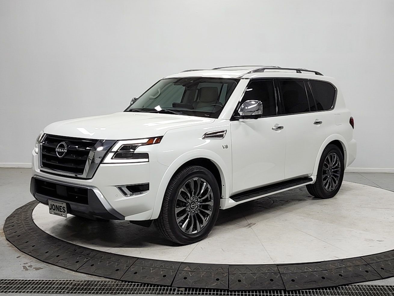 Used 2021 Nissan Armada Platinum w/ Captain's Chairs Package image 3