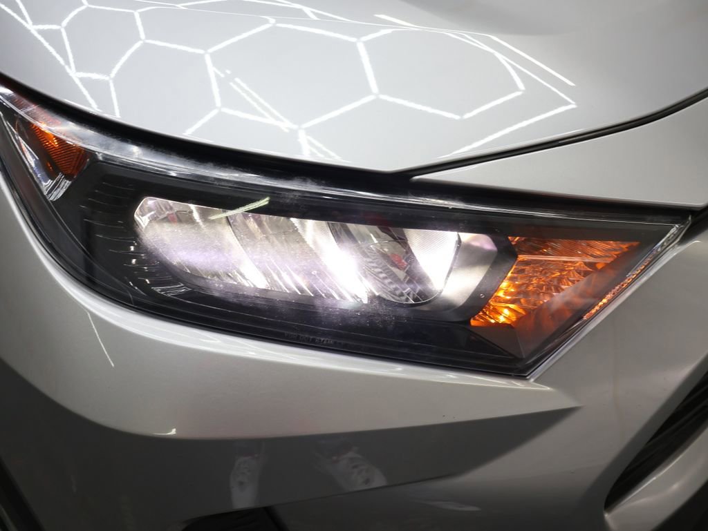 Used 2022 Toyota RAV4 LE image 28