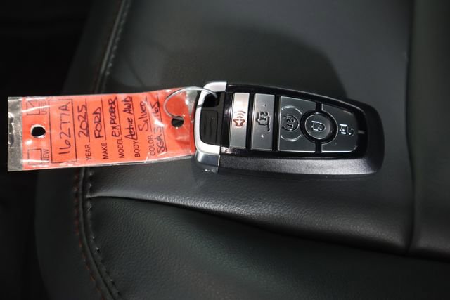 Certified 2025 Ford Explorer Active w/ Active Comfort Package AWD/4WD image 34