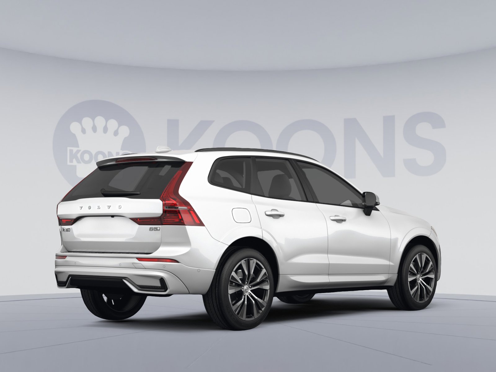 Used 2023 Volvo XC60 B5 Plus w/ Climate Package image 4