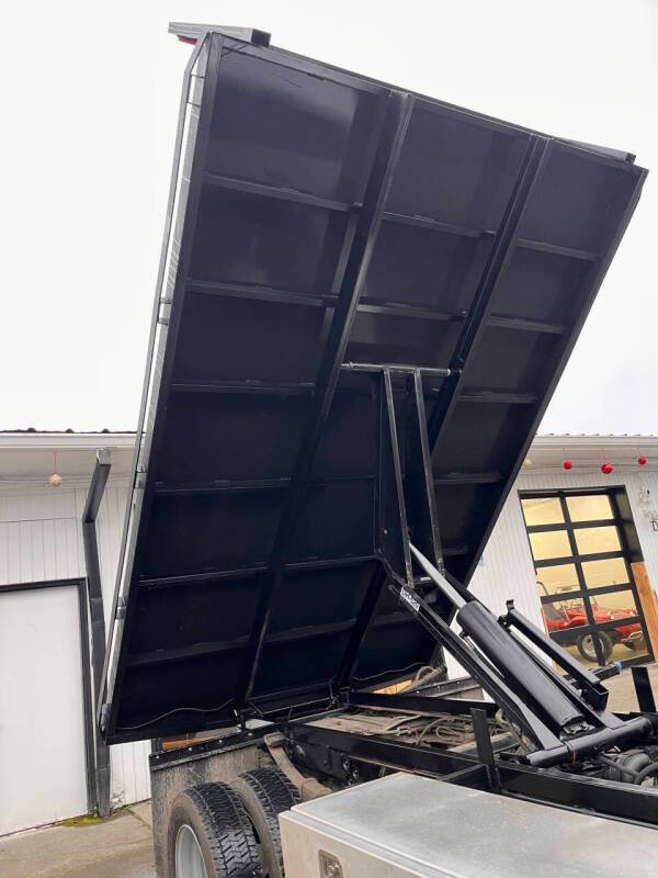 Used 2014 Ford F550 4X2 2dr Regular Cab 140.8 200. image 7