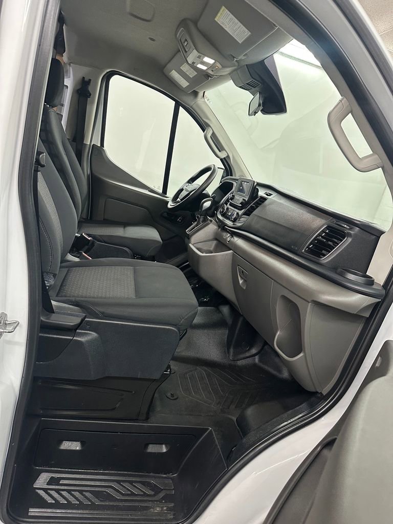 Used 2023 Ford Transit 250 Low Roof AWD w/ Exterior Upgrade Package image 28