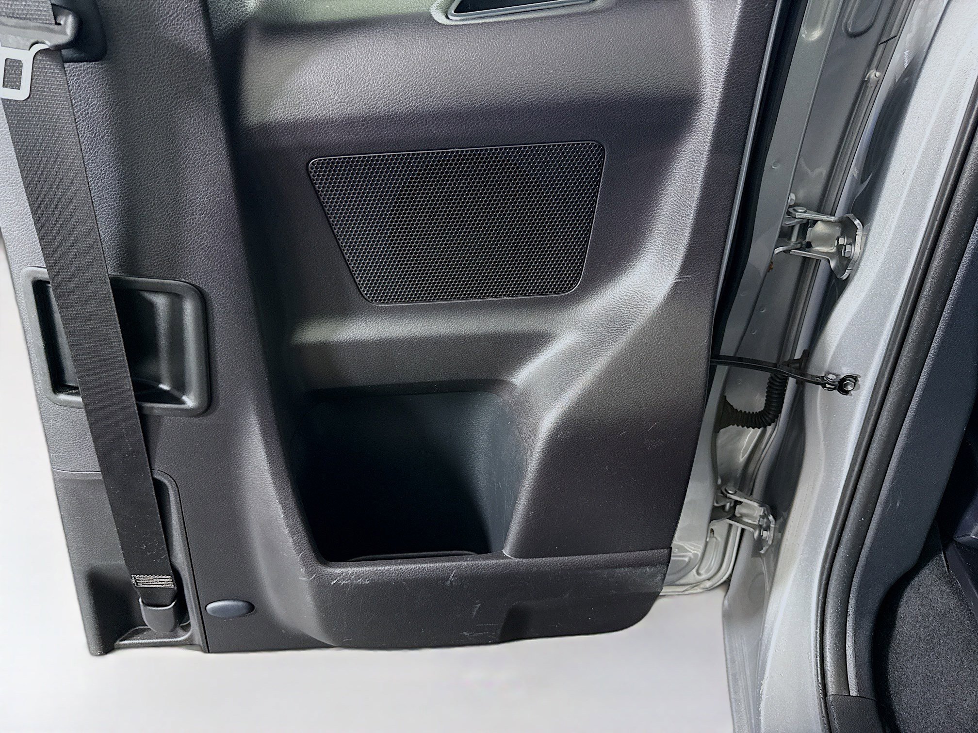 Used 2018 Toyota Tacoma SR5 w/ SR5 Appearance Package (SM) image 27