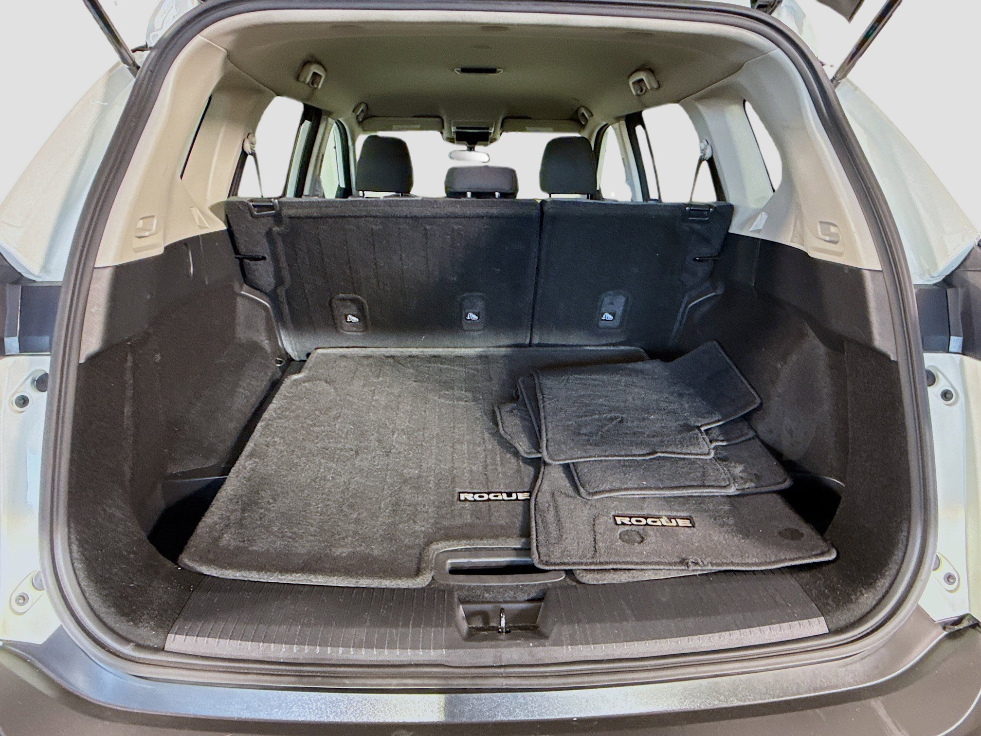 Used 2022 Nissan Rogue S image 35