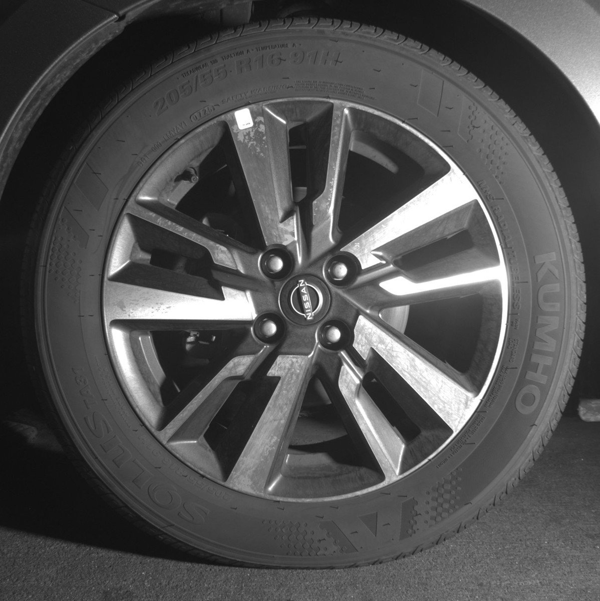 Used 2025 Nissan Versa SV image 12