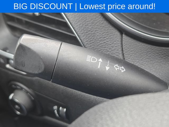 Used 2019 Jeep Cherokee Latitude w/ Cold Weather Group AWD/4WD image 40