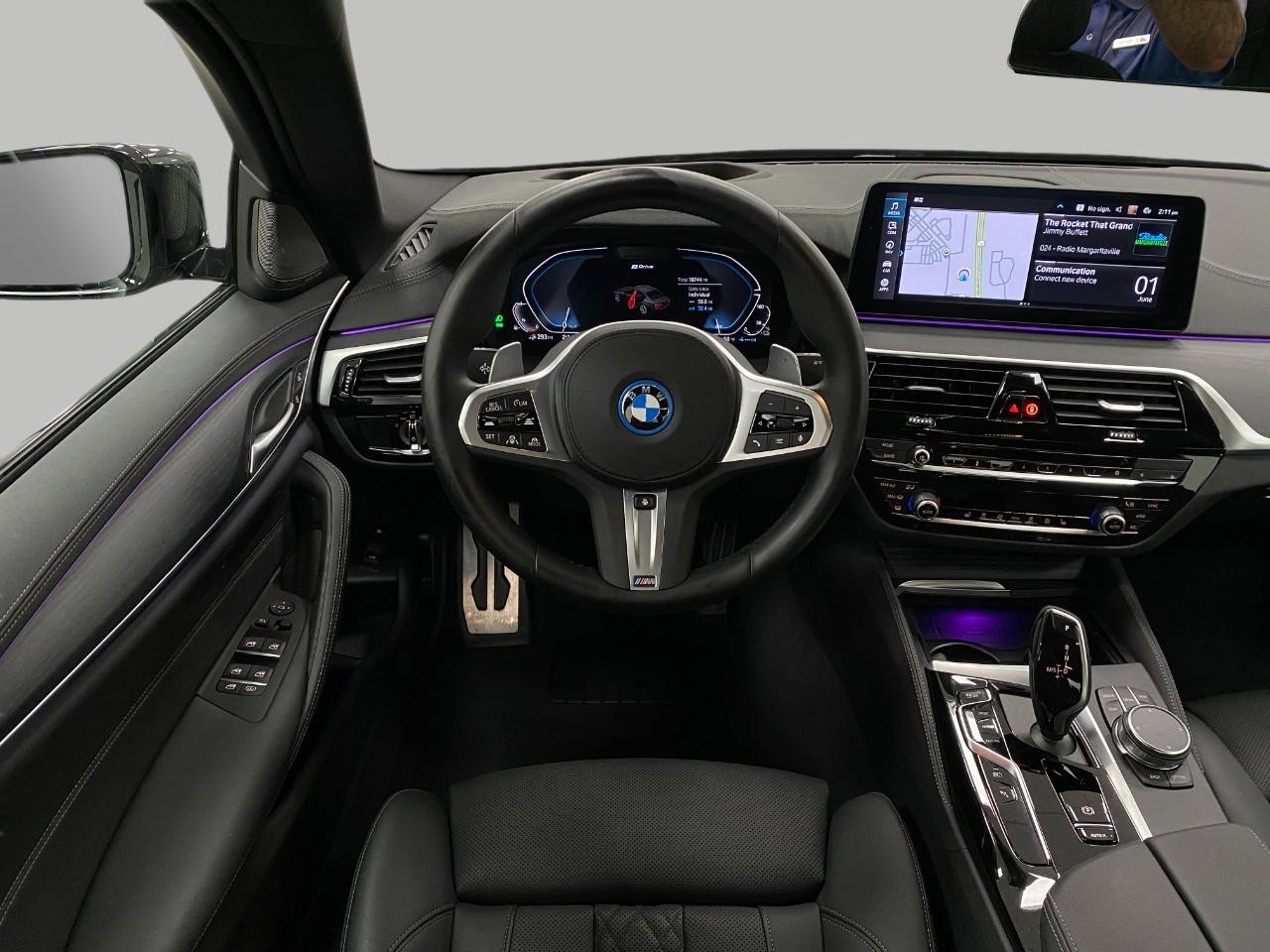 Used 2023 BMW 530e xDrive w/ Executive Package AWD/4WD image 13