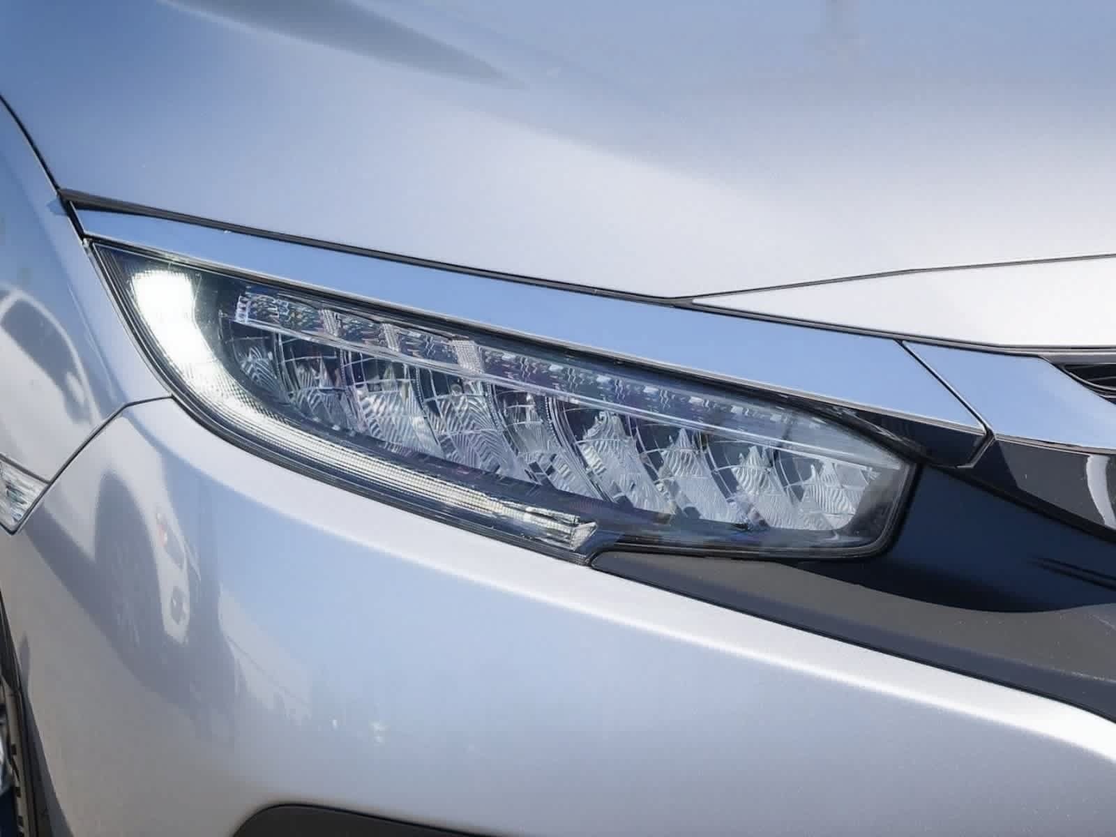 Used 2018 Honda Civic Touring image 25