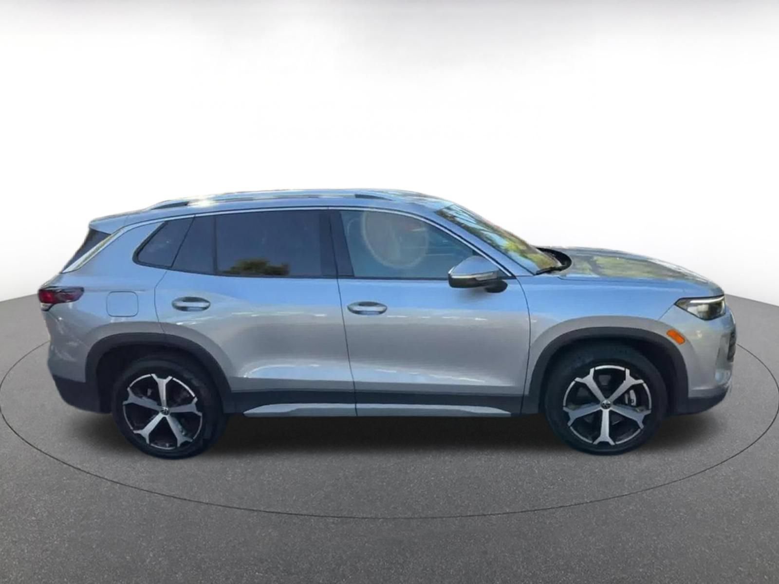 Used 2026 Volkswagen Tiguan SE AWD/4WD image 15