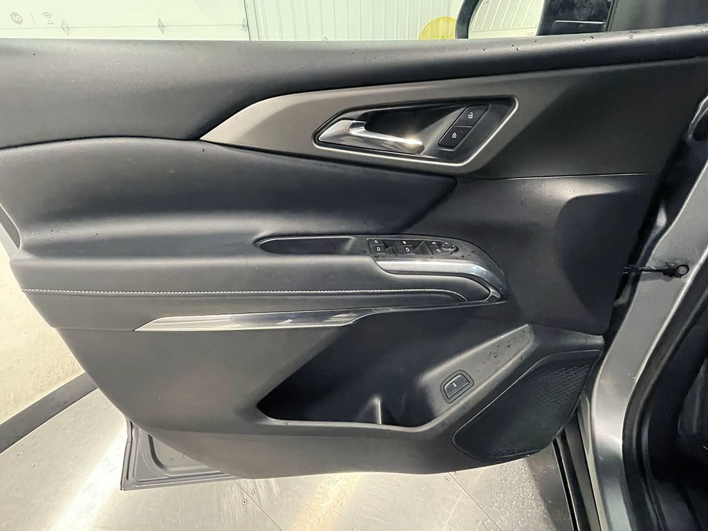 Used 2025 Chevrolet Traverse LT AWD/4WD image 22