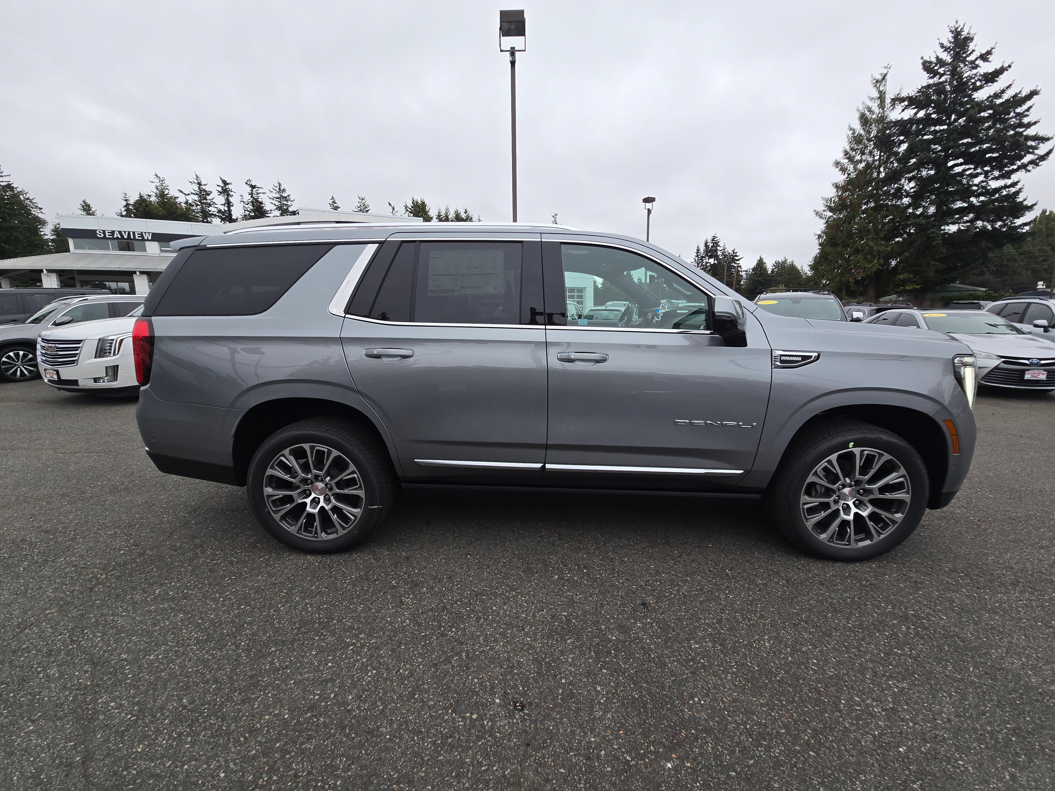 New 2026 GMC Yukon Denali w/ Denali Reserve Package AWD/4WD image 8