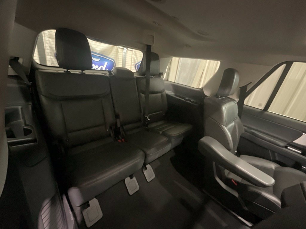 Used 2025 Ford Expedition Active RWD image 18