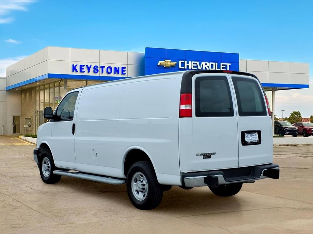 Used 2024 Chevrolet Express 2500 w/ Driver Convenience Package RWD image 5