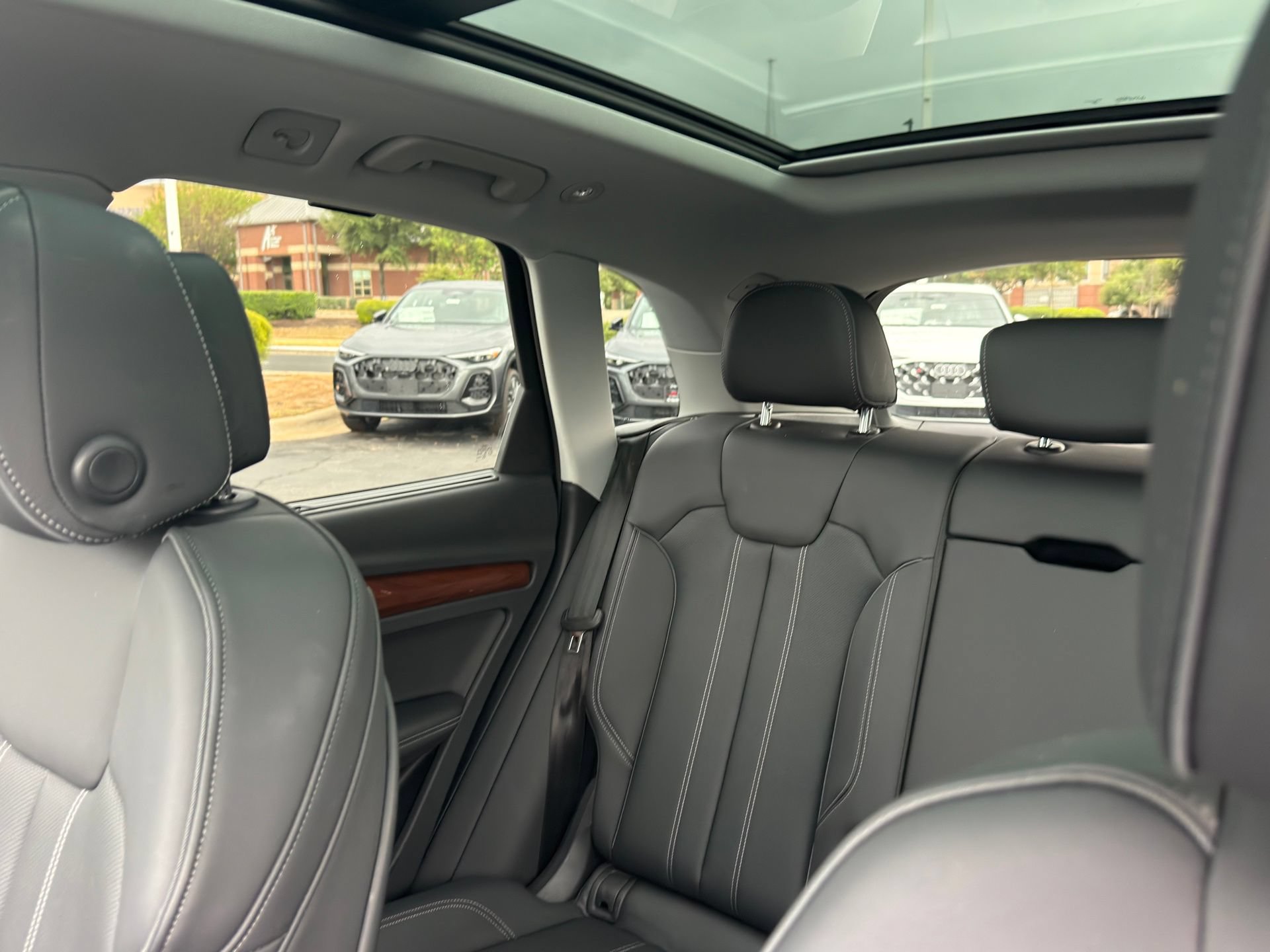 Used 2023 Audi Q5 2.0T Premium Plus w/ Premium Plus Package AWD/4WD image 11