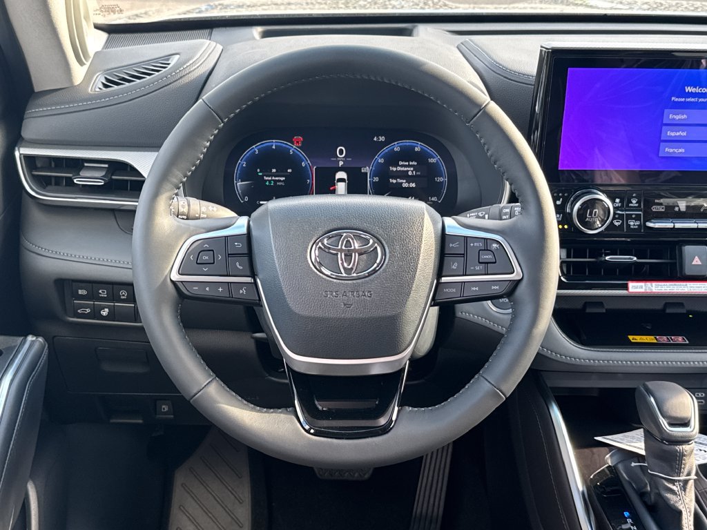 New 2026 Toyota Highlander Platinum AWD/4WD image 12
