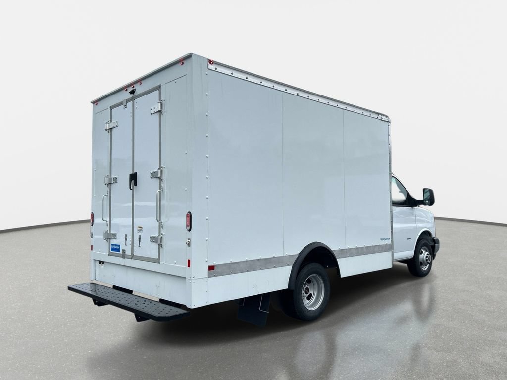 New 2024 GMC Savana 3500 w/ Power Convenience Package RWD image 3