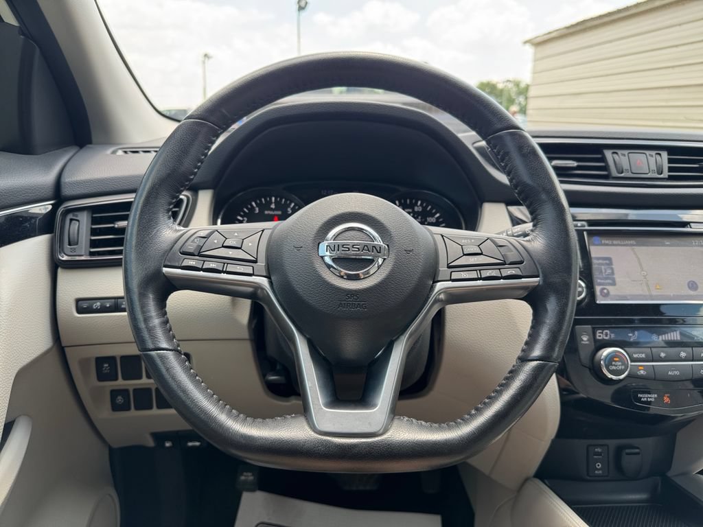 Used 2018 Nissan Rogue Sport SL FWD image 15