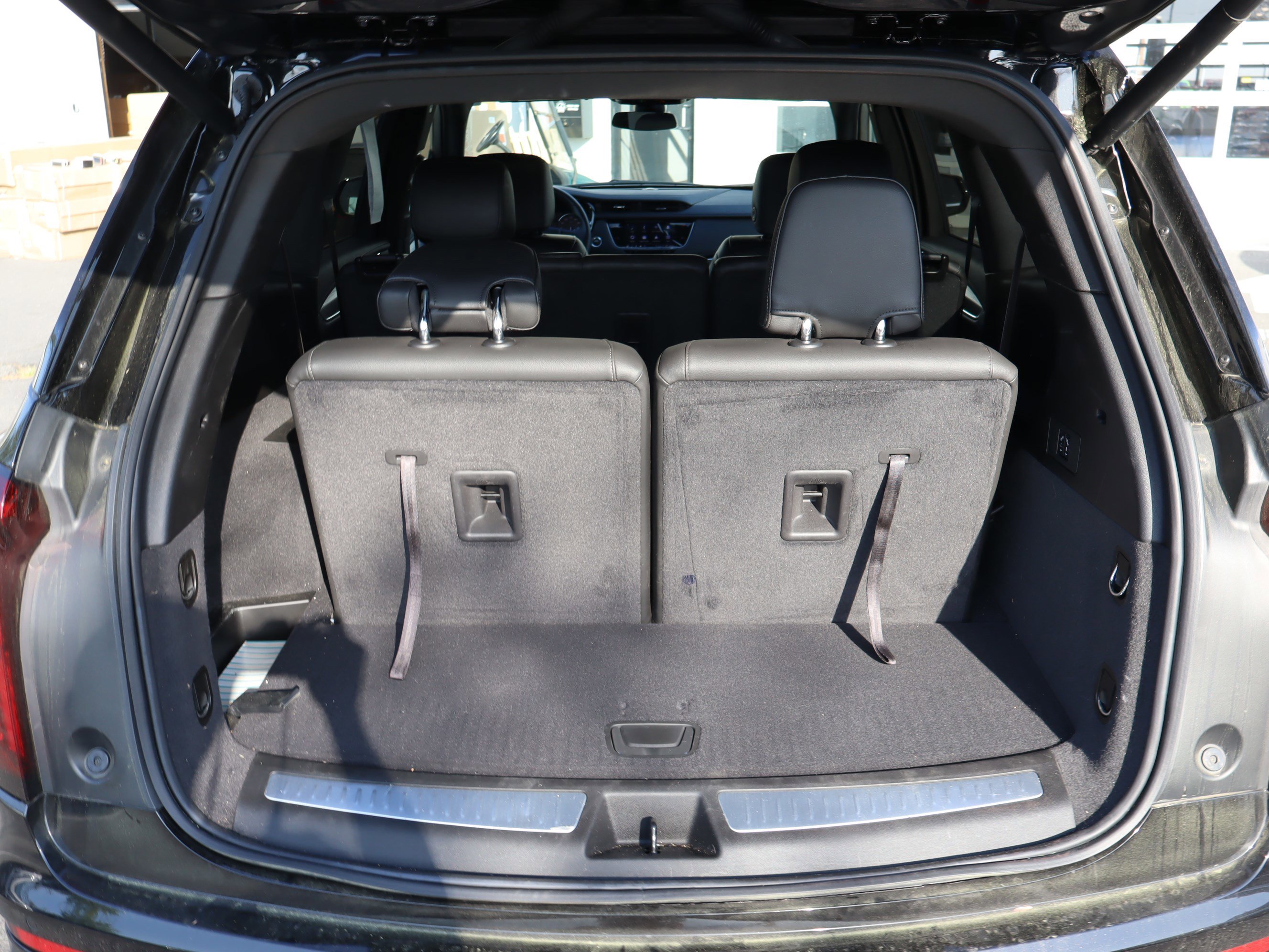 Used 2025 Cadillac XT6 Luxury image 34