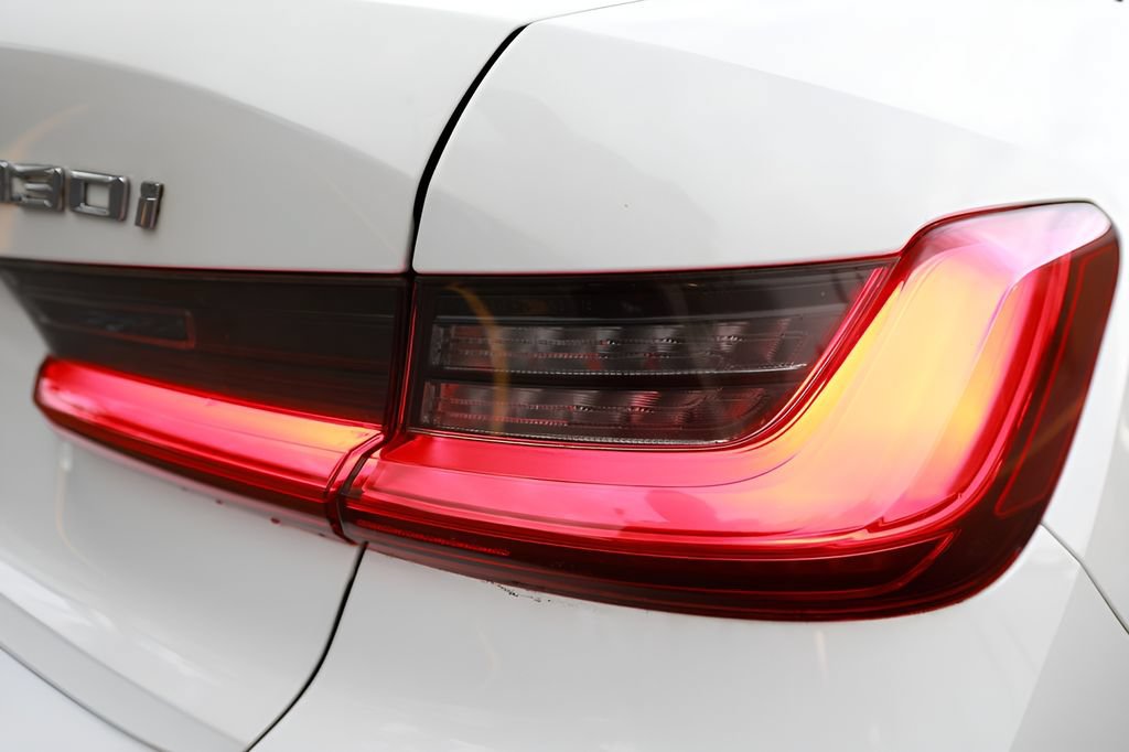 Used 2019 BMW 330i Sedan w/ Convenience Package RWD image 26
