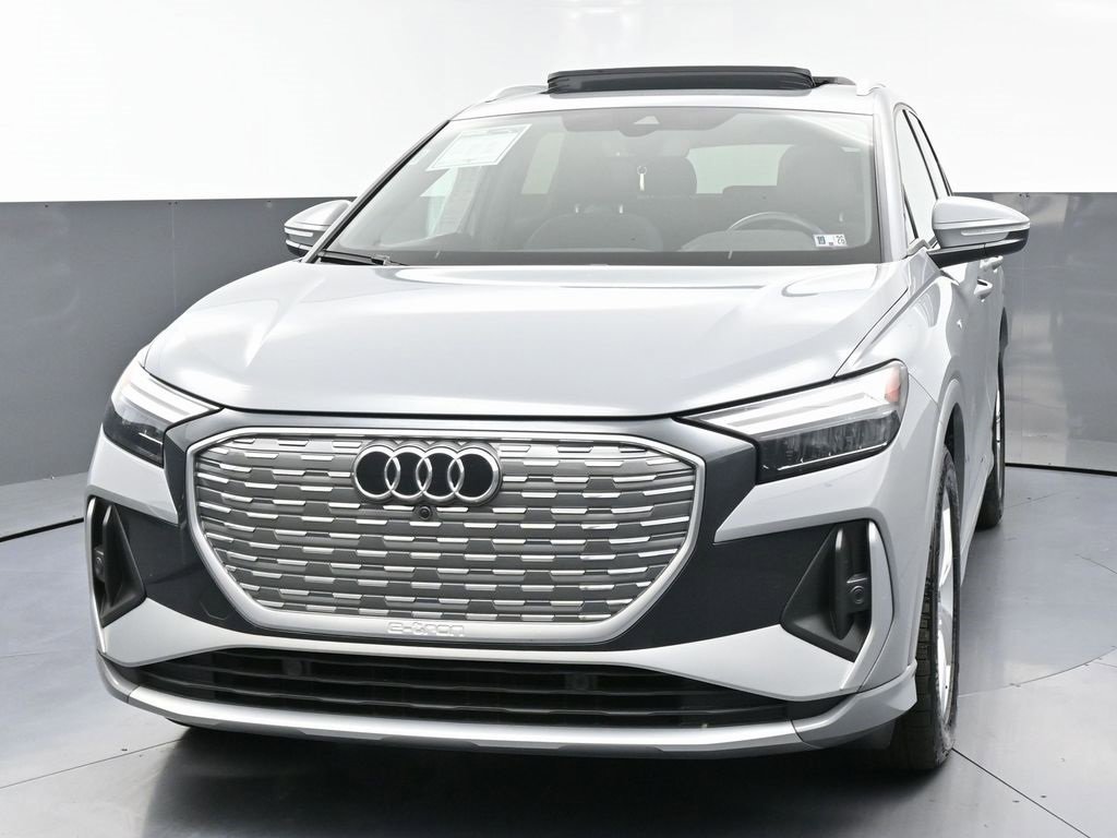 Used 2024 Audi Q4 e-tron Premium w/ Convenience Package image 5