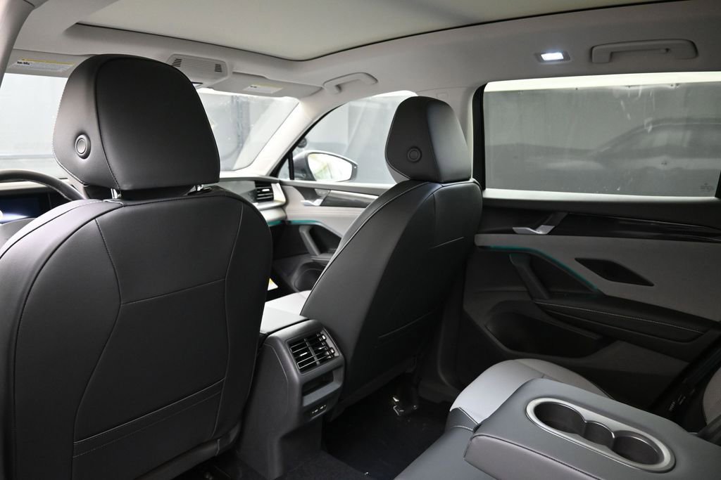 New 2026 Volkswagen Tiguan SE AWD/4WD image 20