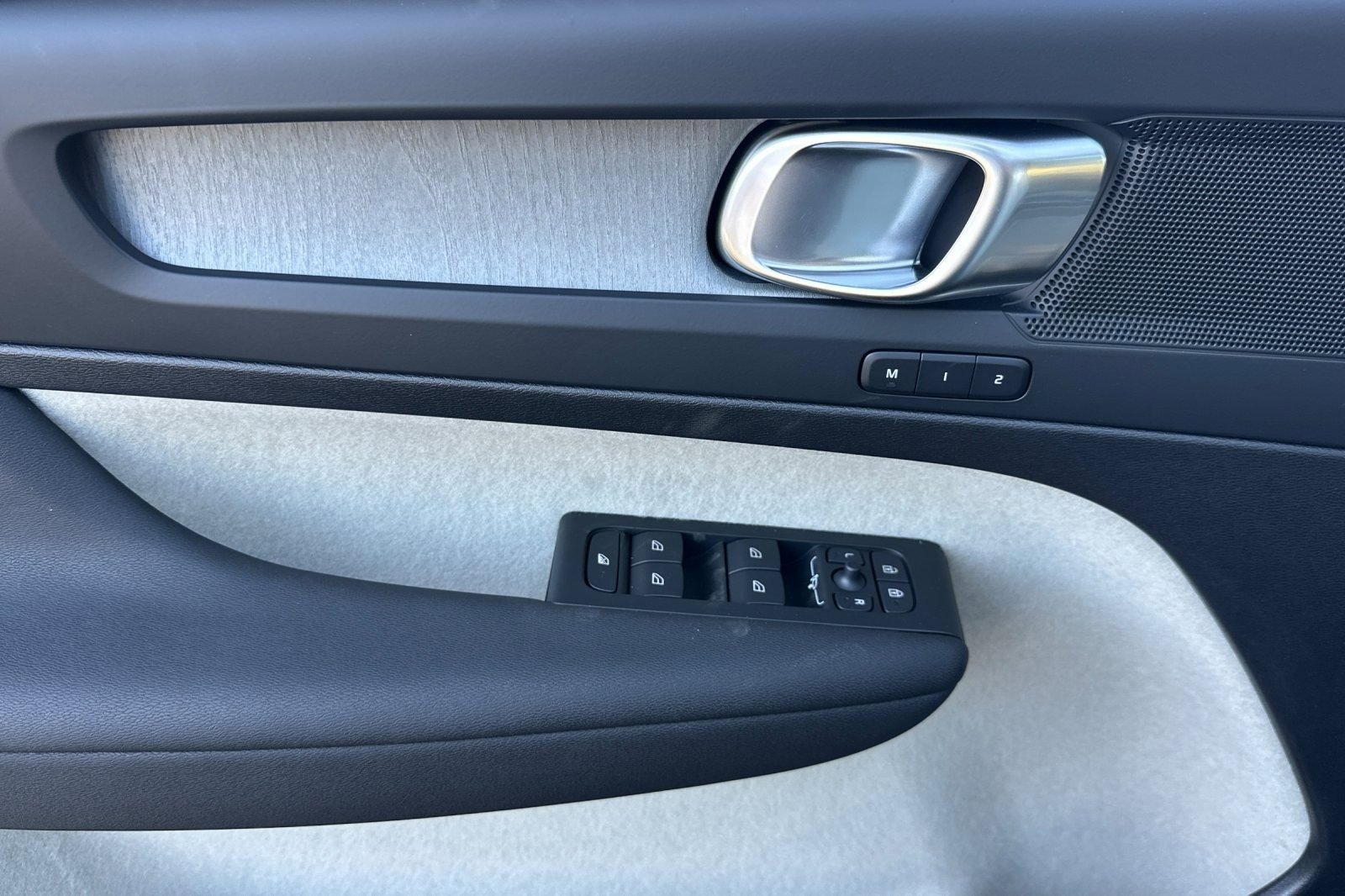 New 2026 Volvo XC40 B5 Plus w/ Protection Package Premier image 14
