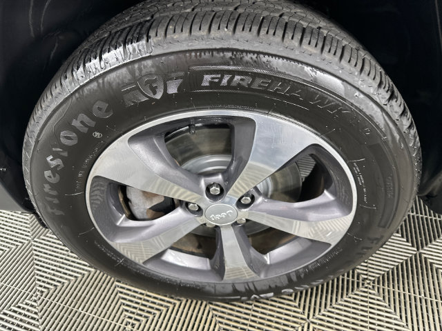 Used 2019 Jeep Cherokee Limited AWD/4WD image 33