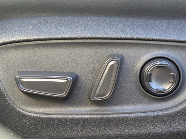 Used 2025 Toyota Sienna Limited image 25