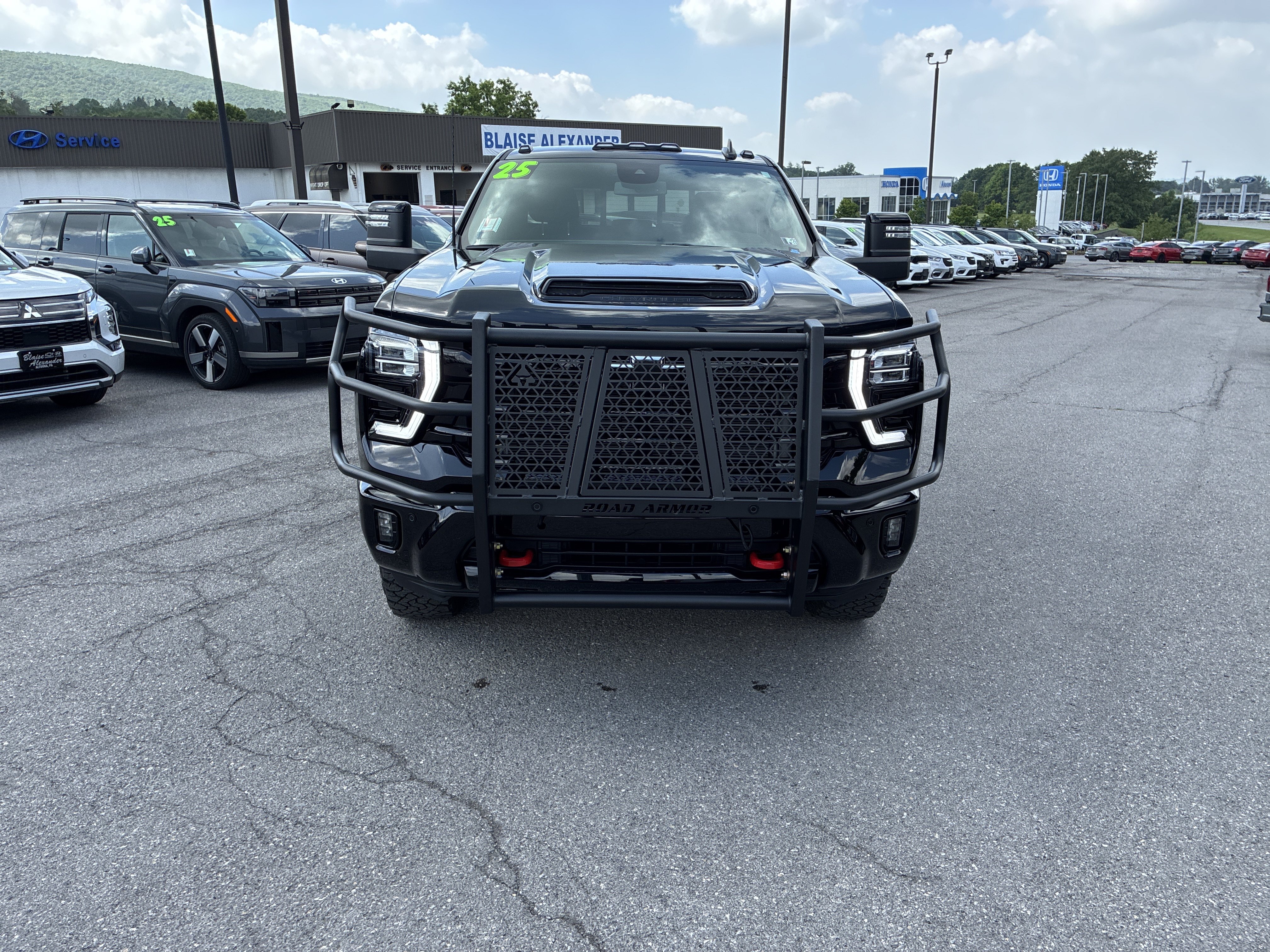 Used 2025 Chevrolet Silverado 2500 LT w/ Trail Boss Package AWD/4WD image 8