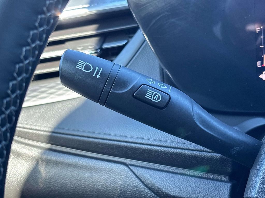 Used 2024 Buick Encore GX Avenir w/ Avenir Convenience Package image 32