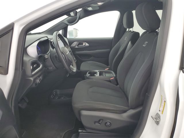 Used 2018 Chrysler Pacifica Touring Plus w/ S Appearance Package image 17