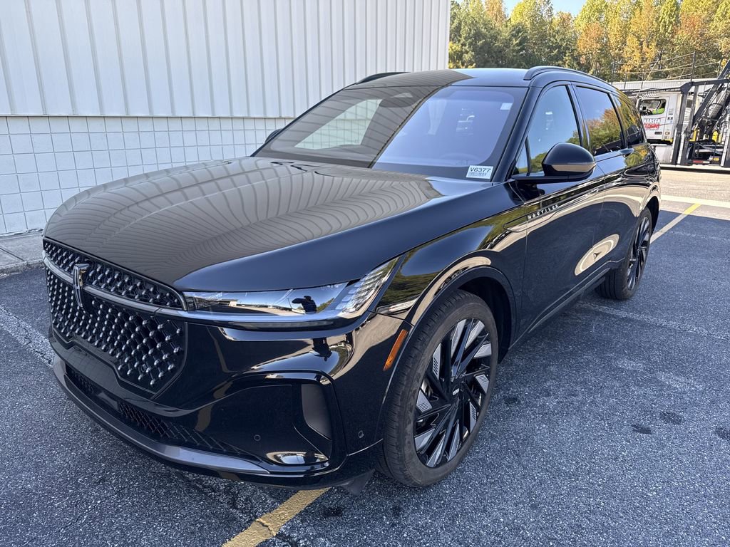 Used 2024 Lincoln Nautilus Reserve w/ Jet Appearance Package (87T) image 3