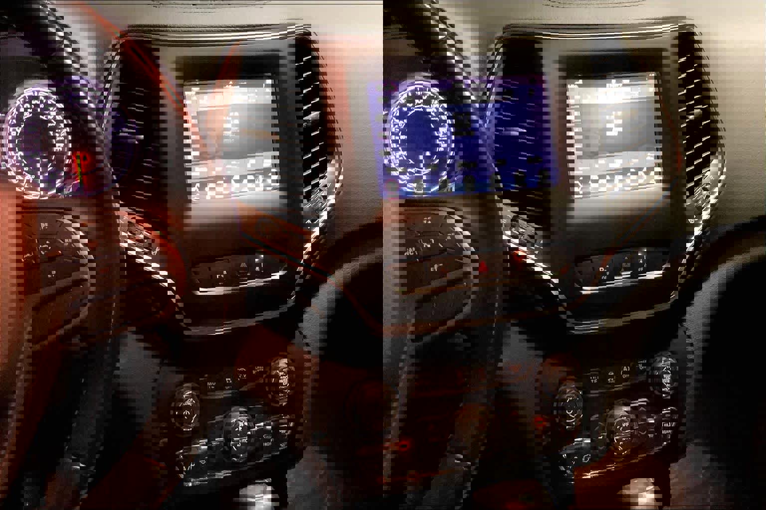 Used 2020 Jeep Cherokee Latitude Lux w/ Comfort/Convenience Group image 6