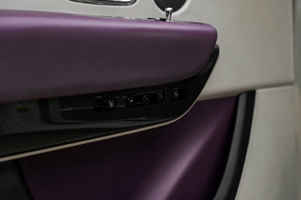 Used 2022 Rolls-Royce Cullinan Black Badge image 43