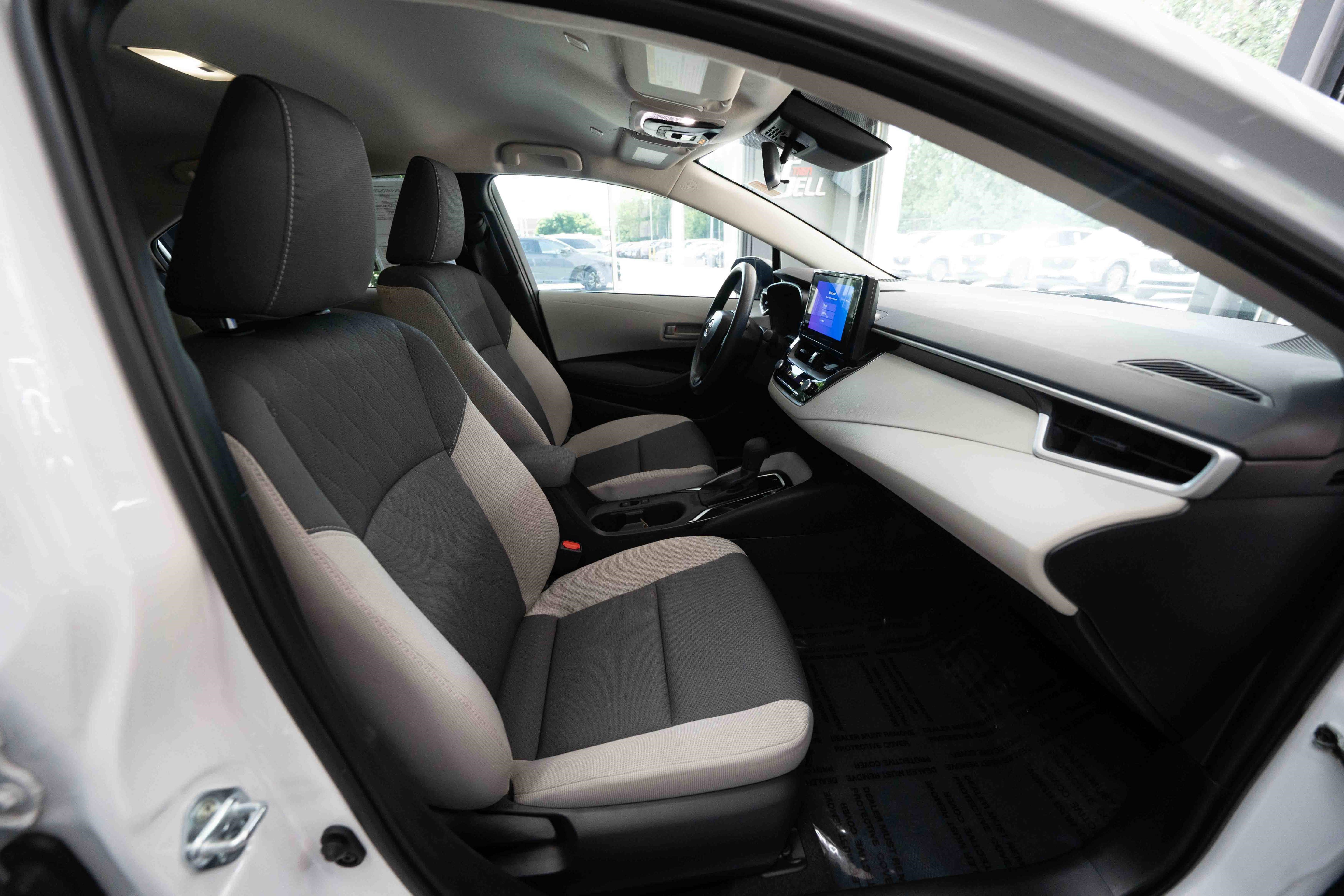 Used 2025 Toyota Corolla LE w/ LE Premium Package FWD image 26